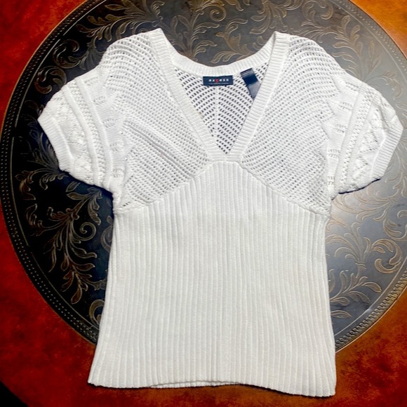 Access a Liz Claiborne Company white Knitted Short Sleeve Classy Sweater Sz L - Picture 1 of 10